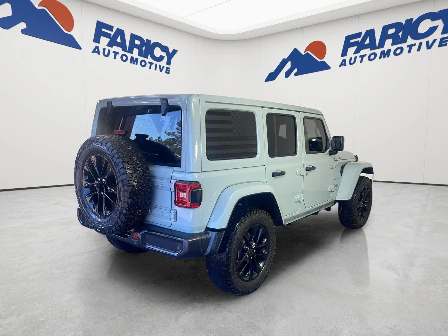 Used 2024 Earl Clearcoat Jeep Sahara image 7