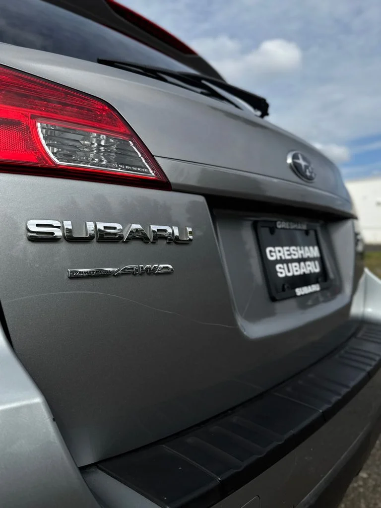 Used 2011 Silver Subaru 2.5i Premium image 41
