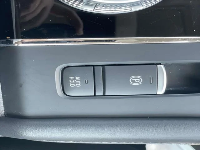 Used 2024  Mitsubishi SE image 29