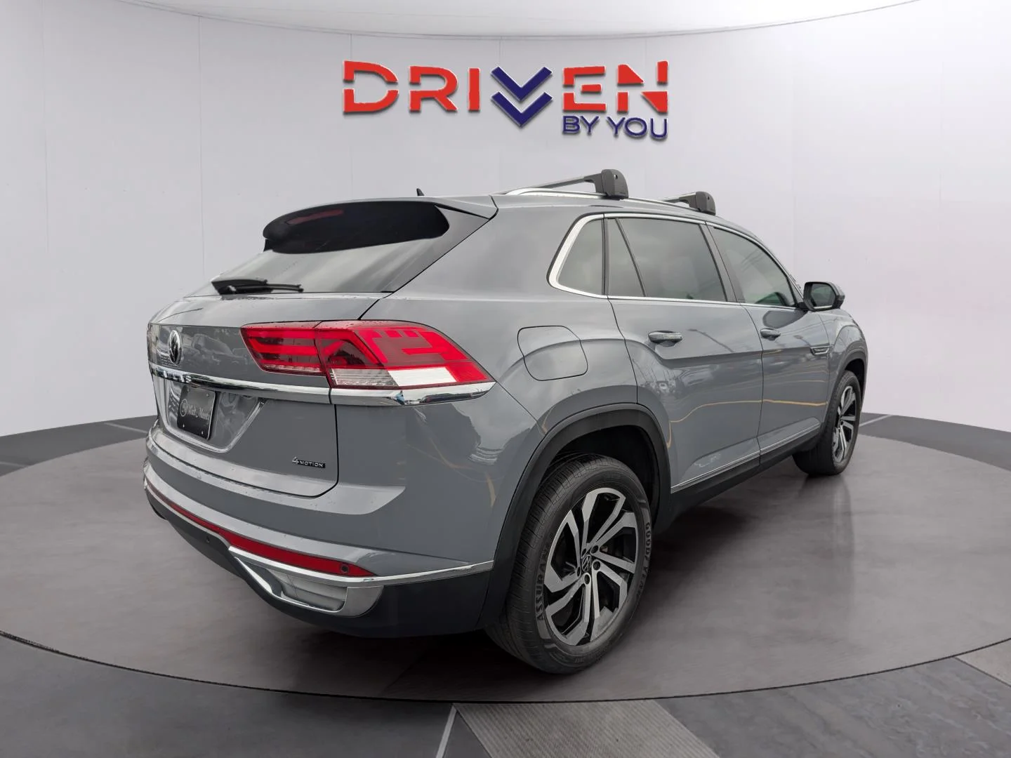 Used 2023 Pure Gray Volkswagen 2.0T SEL image 5