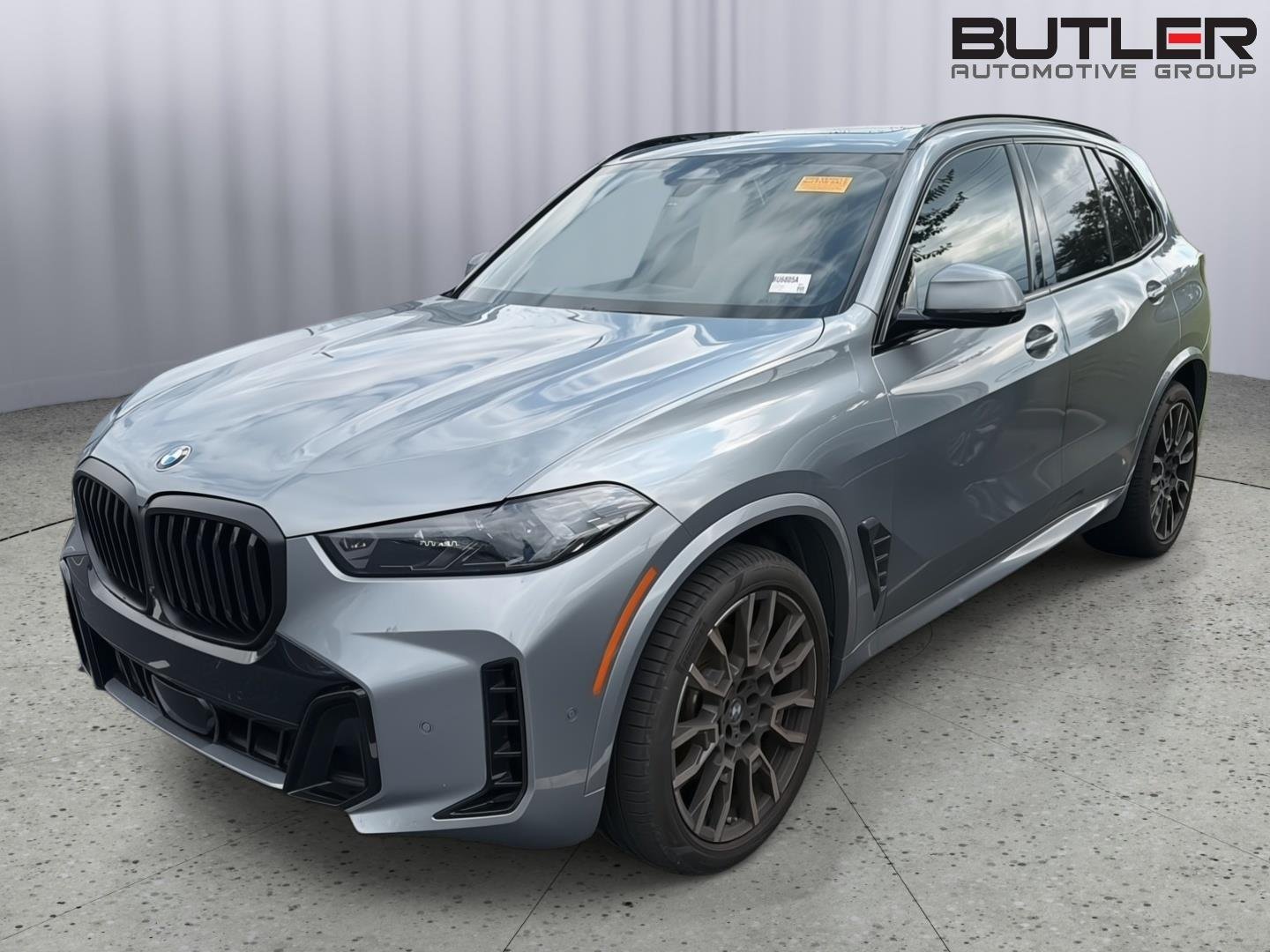Used 2025 Skyscraper Grey Metallic BMW xDrive40i image 2