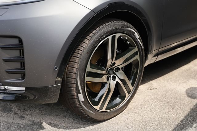 New 2026 Carpathian Grey Land Rover  Tempest Edition image 15