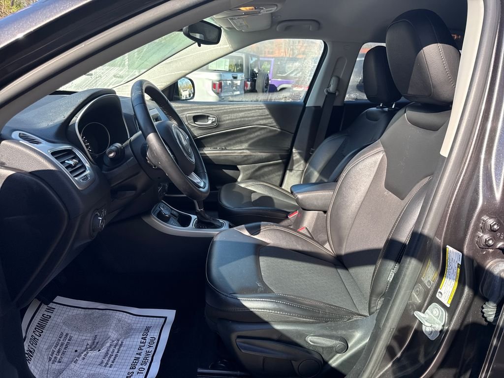 Used 2019 Gray Jeep Latitude image 11