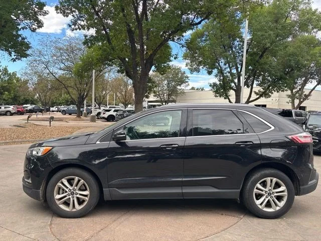Used 2020 Blue Ford SEL image 2