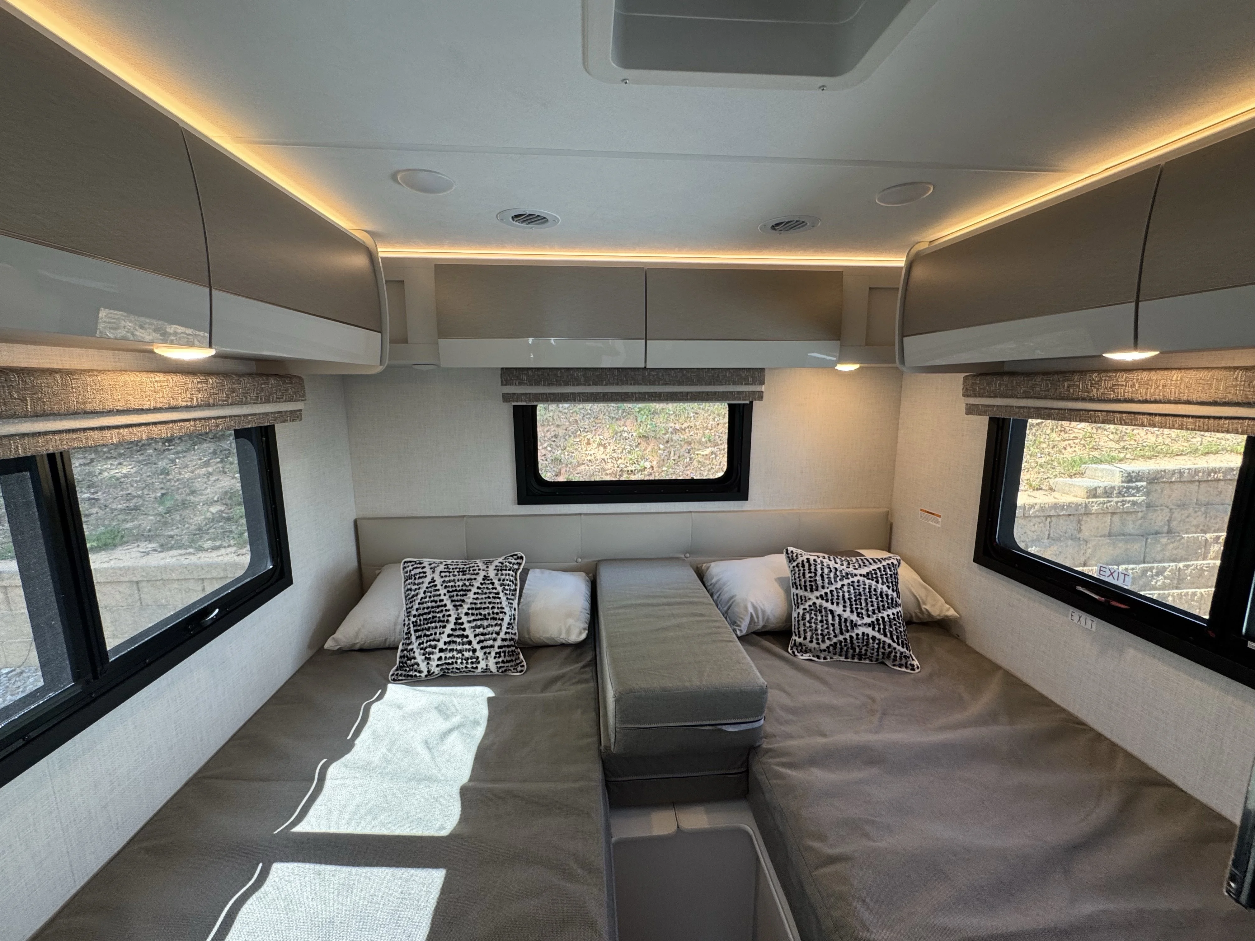 New 2026  Thor Motor Coach  image 24