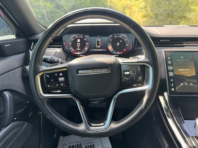 Used 2025 Santorini Black Metallic Land Rover SE image 22