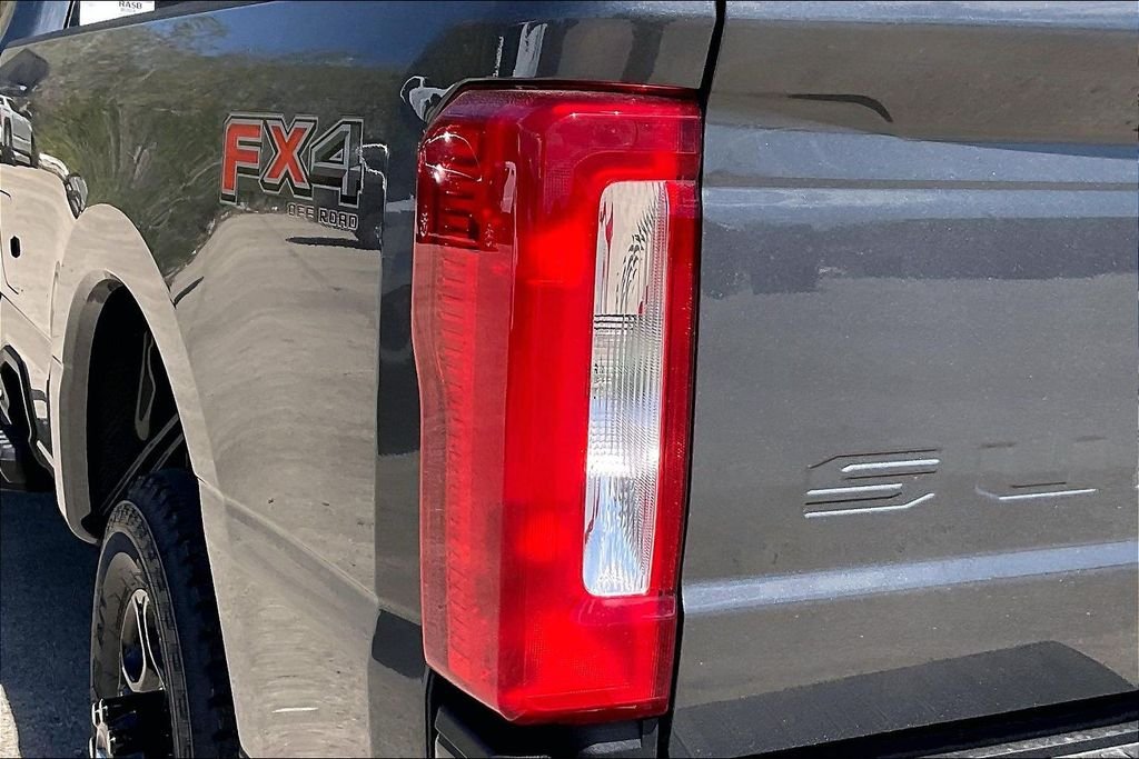 New 2026 Ford Super Duty F-350 XL 4D Crew Cab