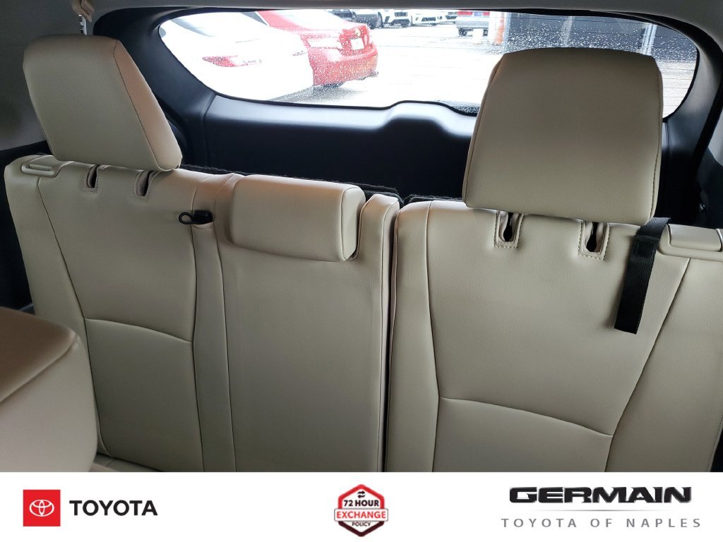 Used 2021 White Toyota XLE image 22