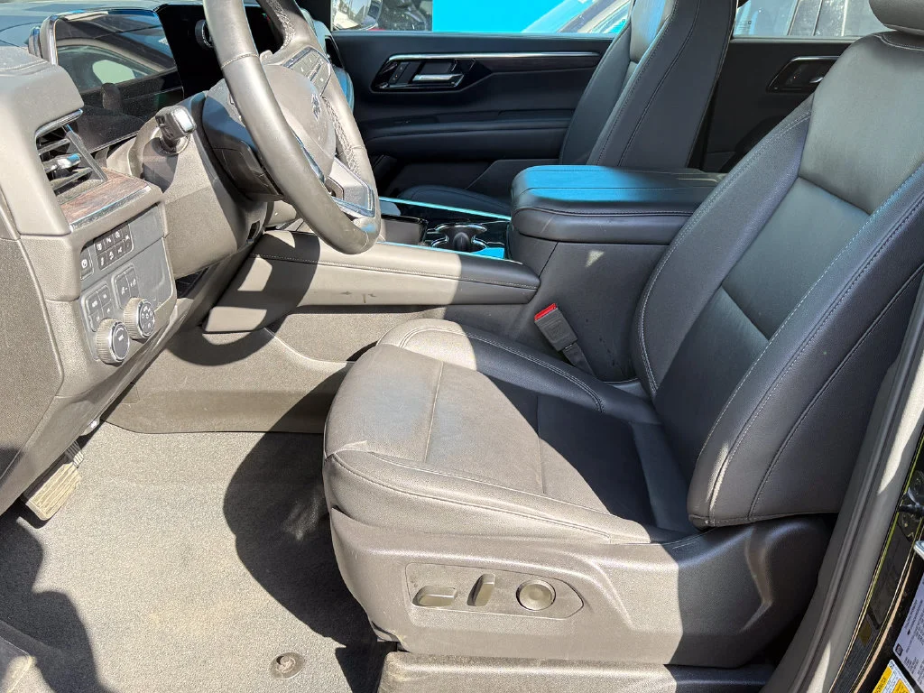 Used 2025 Black Chevrolet Z71 image 3