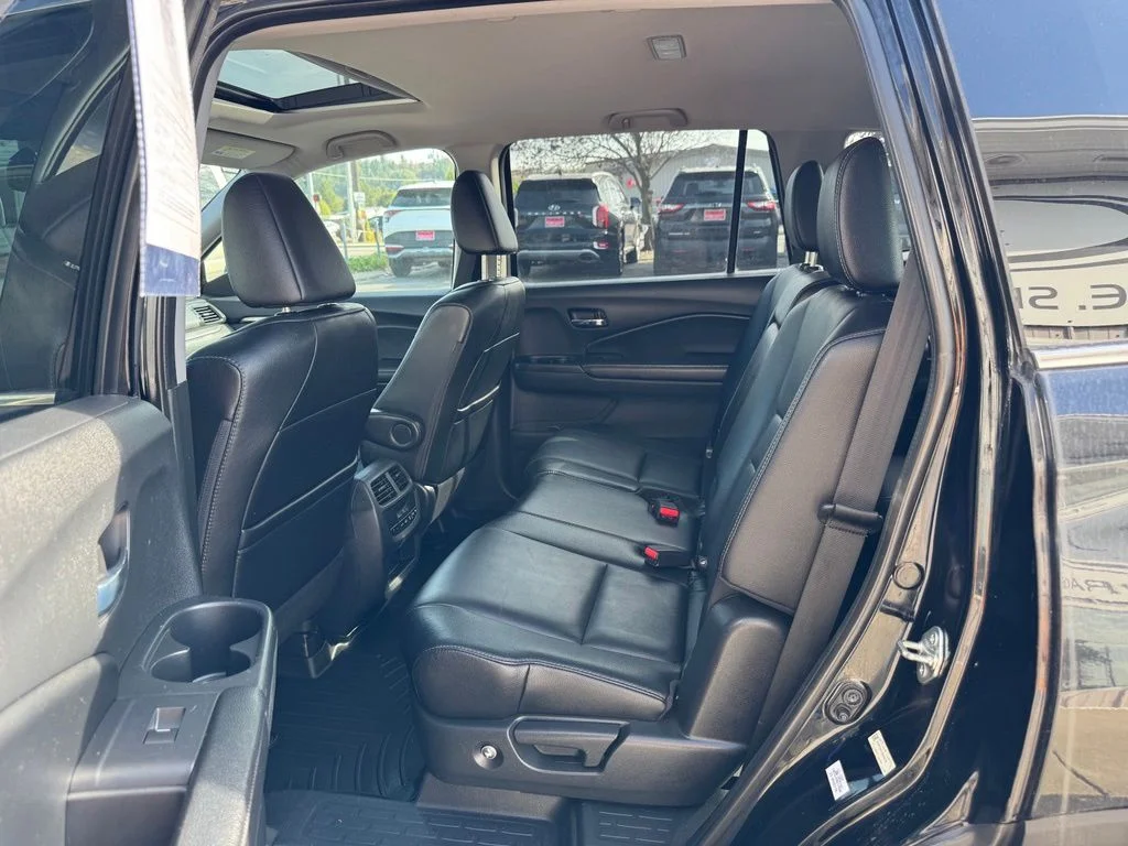Used 2016 Black Honda EX-L image 11