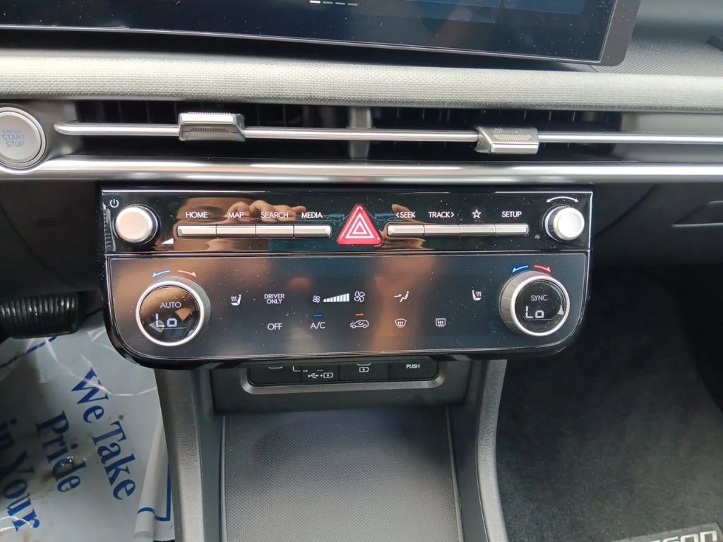 Used 2025 Ultimate Red Hyundai SEL Convenience image 24