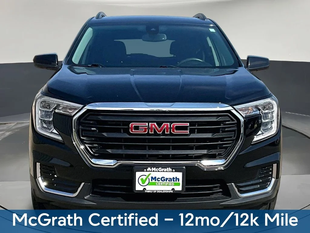 Certified Used 2022 Black GMC SLE image 2
