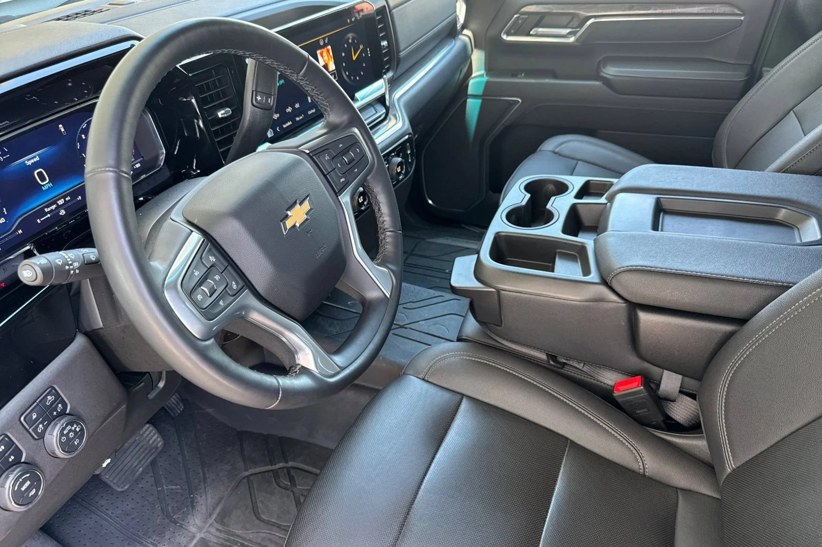 Used 2024 Summit White Chevrolet LTZ image 9