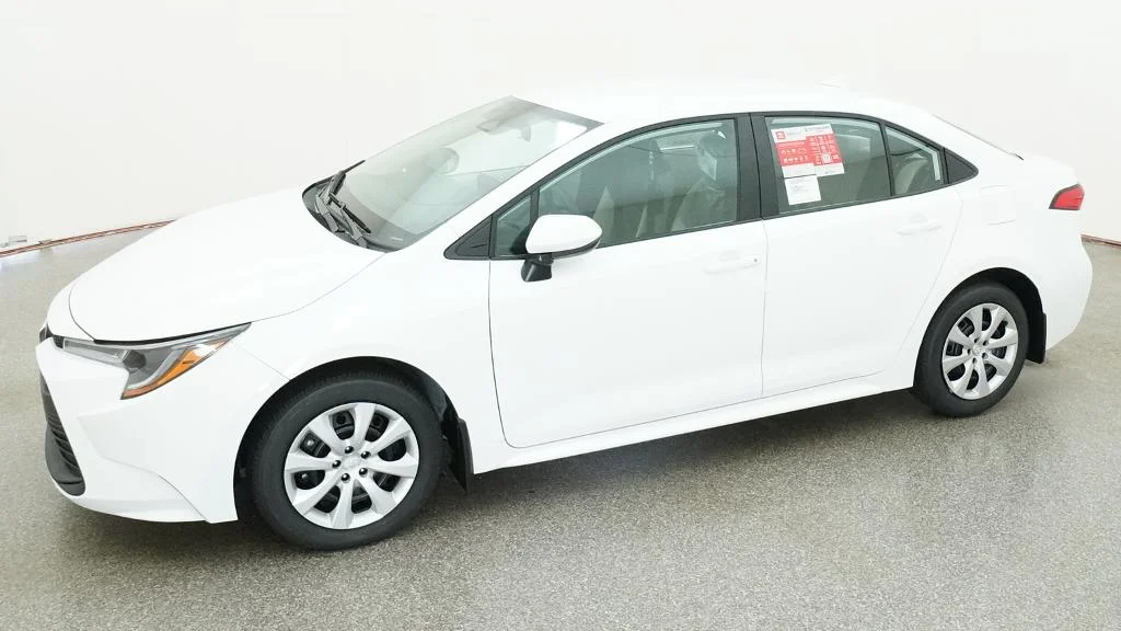 New 2026 Ice Cap Toyota LE image 5
