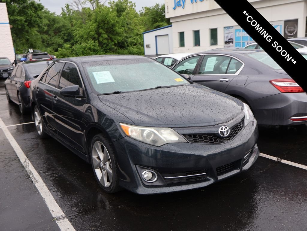 Used 2014 Gray Toyota SE Sport image 1