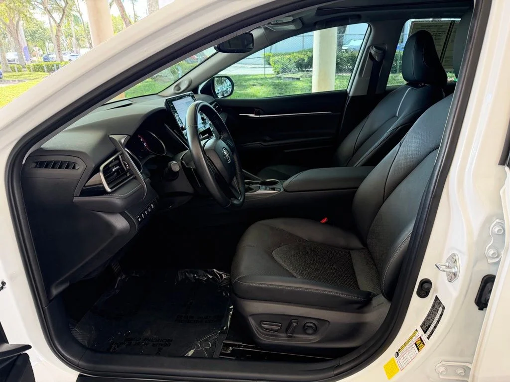Used 2022 Beige Toyota XSE V6 image 5