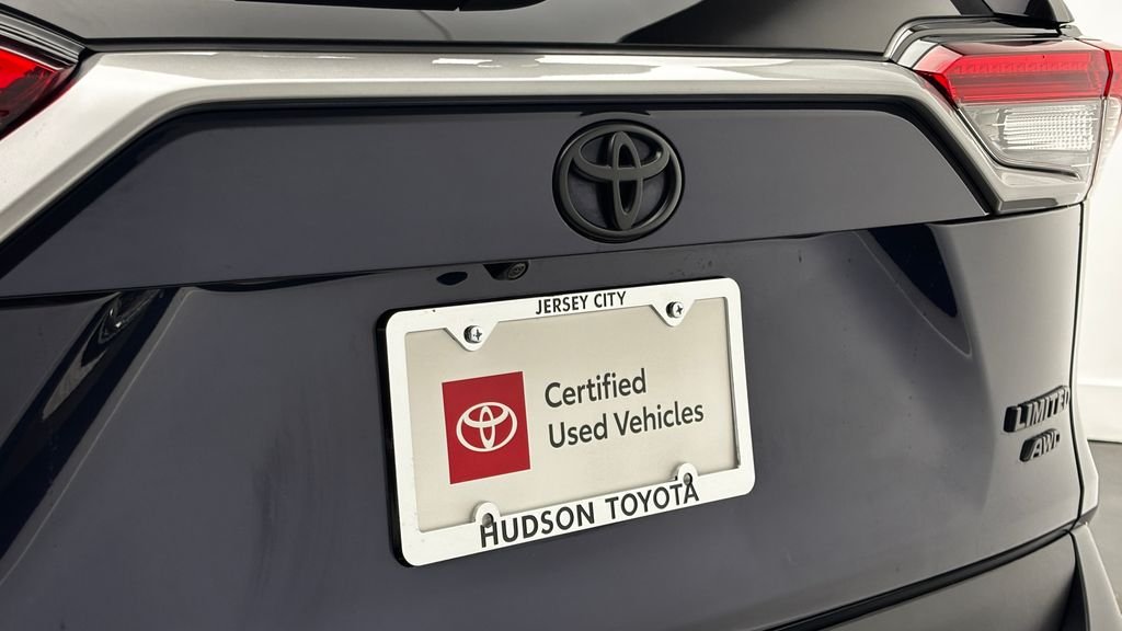 Used 2023  Toyota Limited image 8