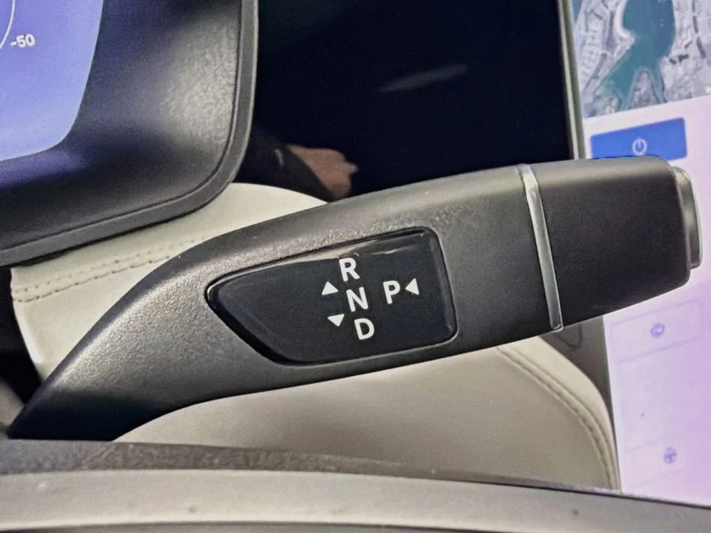 Used 2019 Blue Tesla  image 17