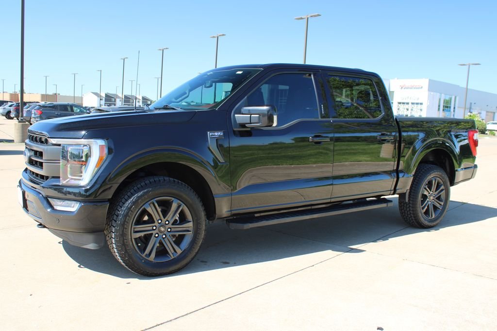 Used 2023  Ford Lariat image 18