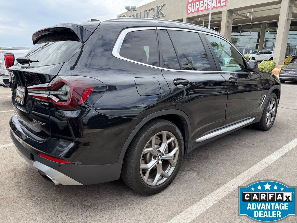 Used 2022 Black Sapphire Metallic BMW xDrive30i image 4