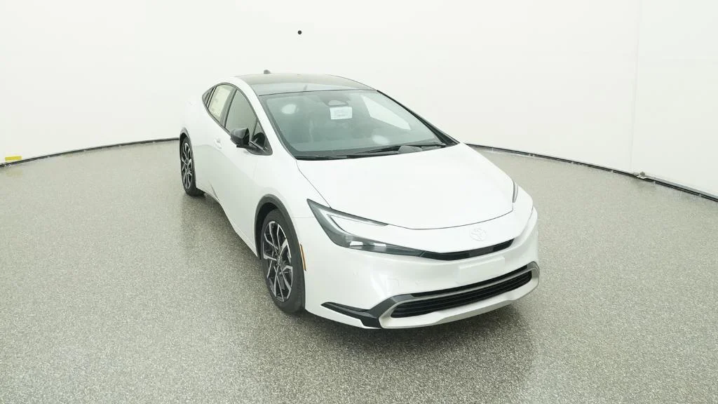 New 2026 Wind Chill Pearl Toyota XSE Premium image 30