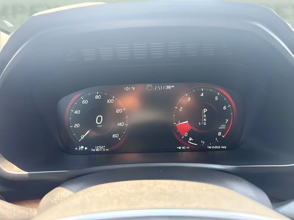 Used 2019 White Volvo T6 Inscription image 16