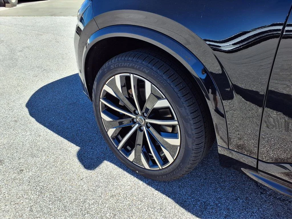 New 2027 Onyx Black Volvo Ultra Dark Theme image 9