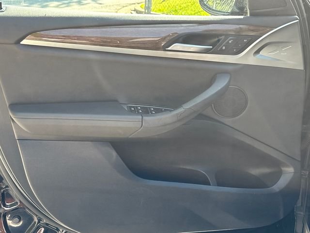 Used 2019 Black BMW xDrive30i image 11