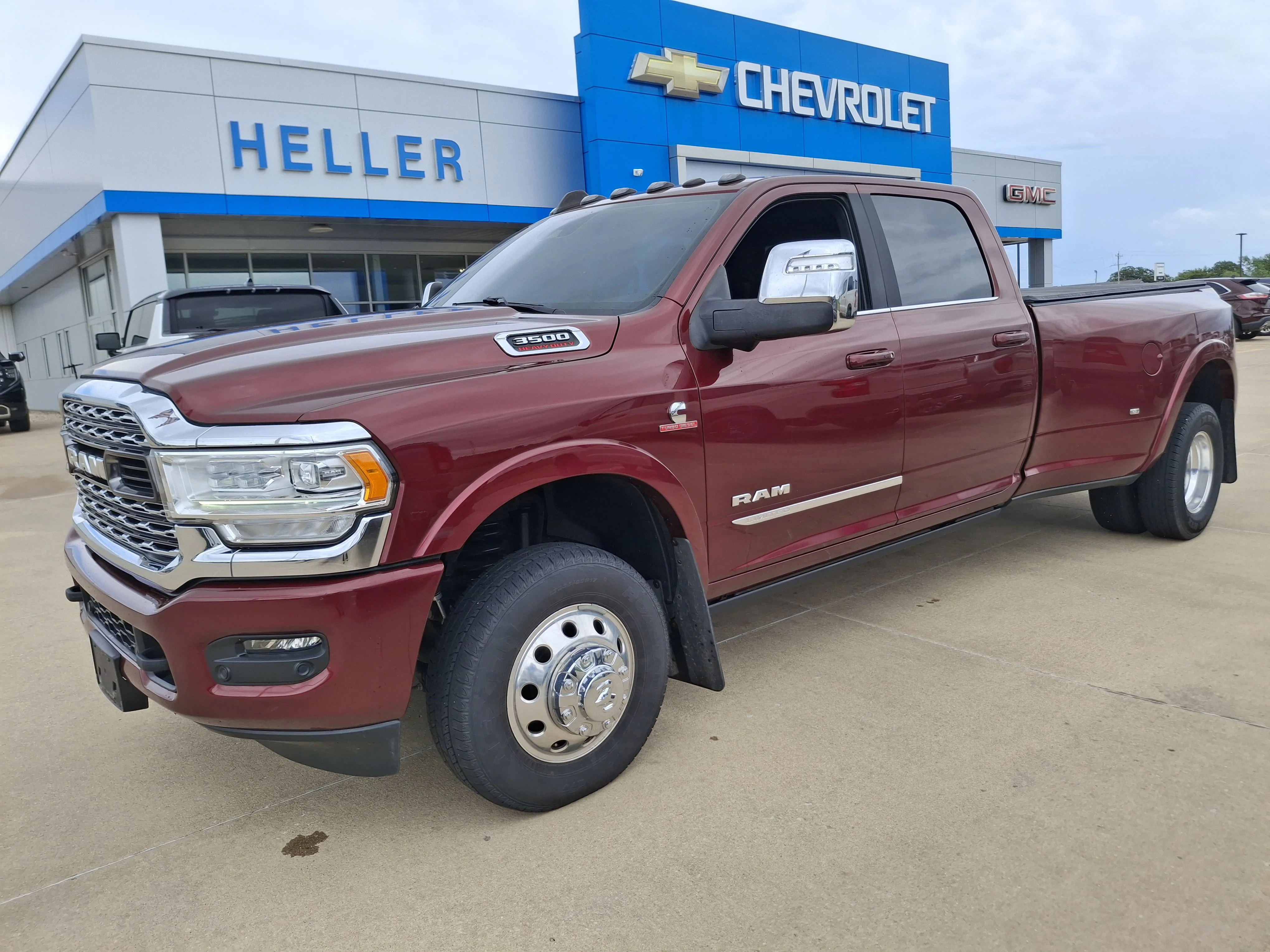 Used 2024 Delmonico Red Pearlcoat Ram Limited image 3
