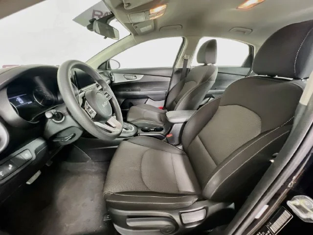 Used 2023 Black Kia LXS image 10