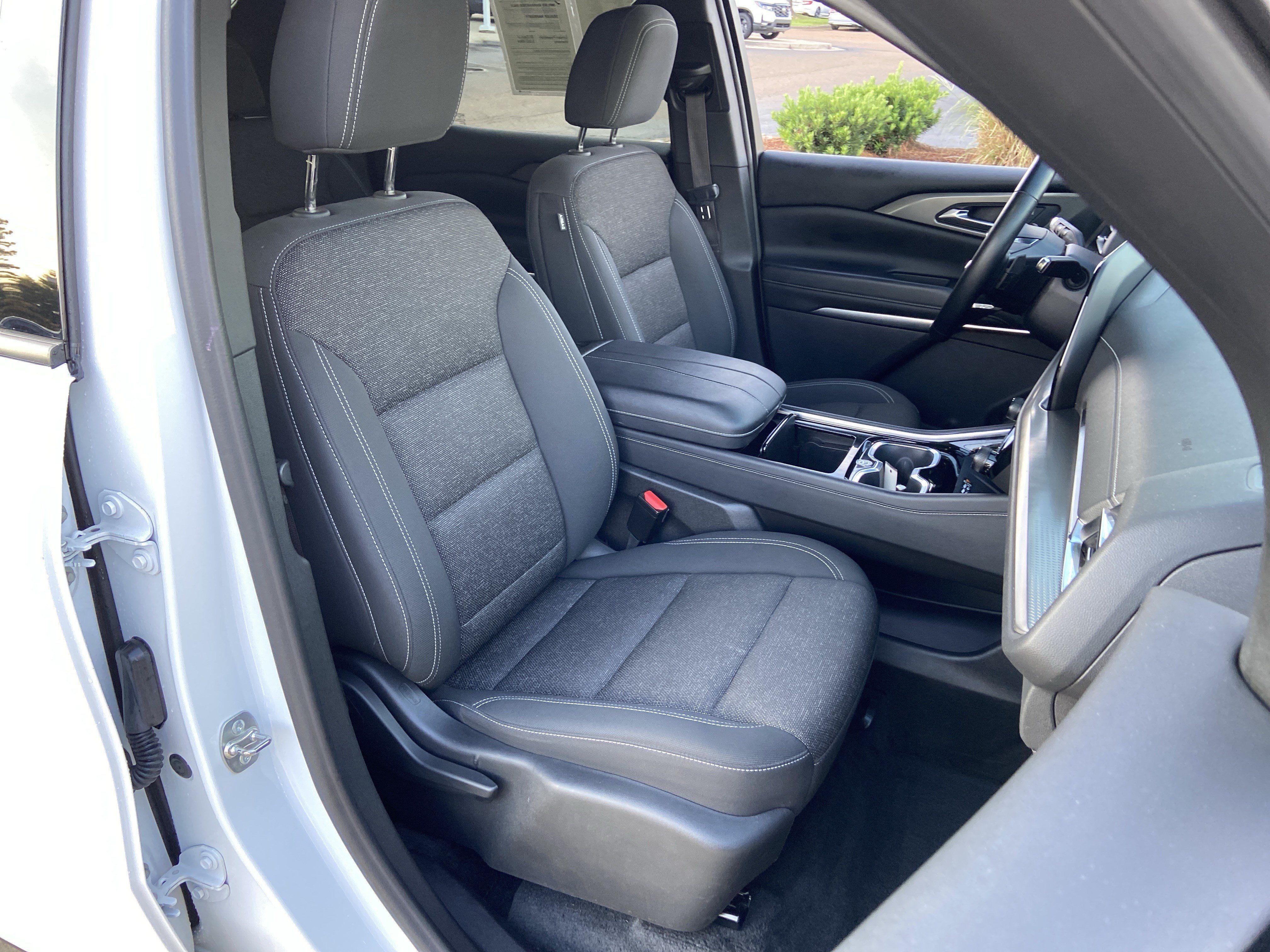 Used 2024 Summit White Chevrolet FWD LT image 20