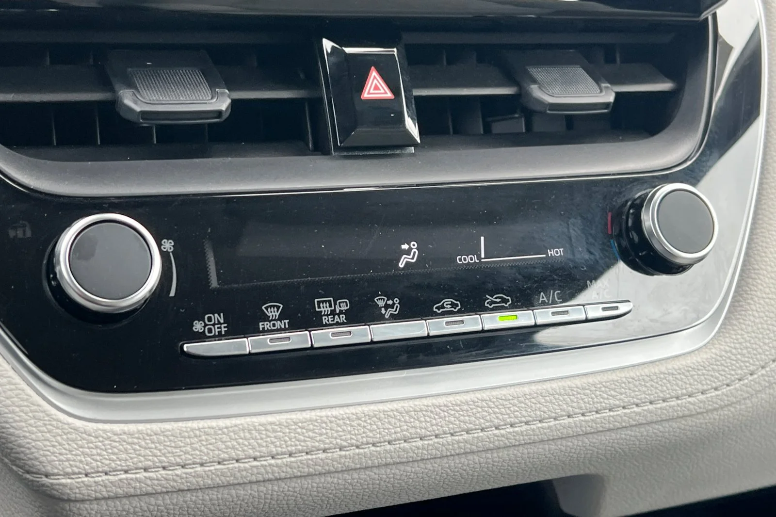 Certified Used 2026 Wind Chill Pearl Toyota L image 21