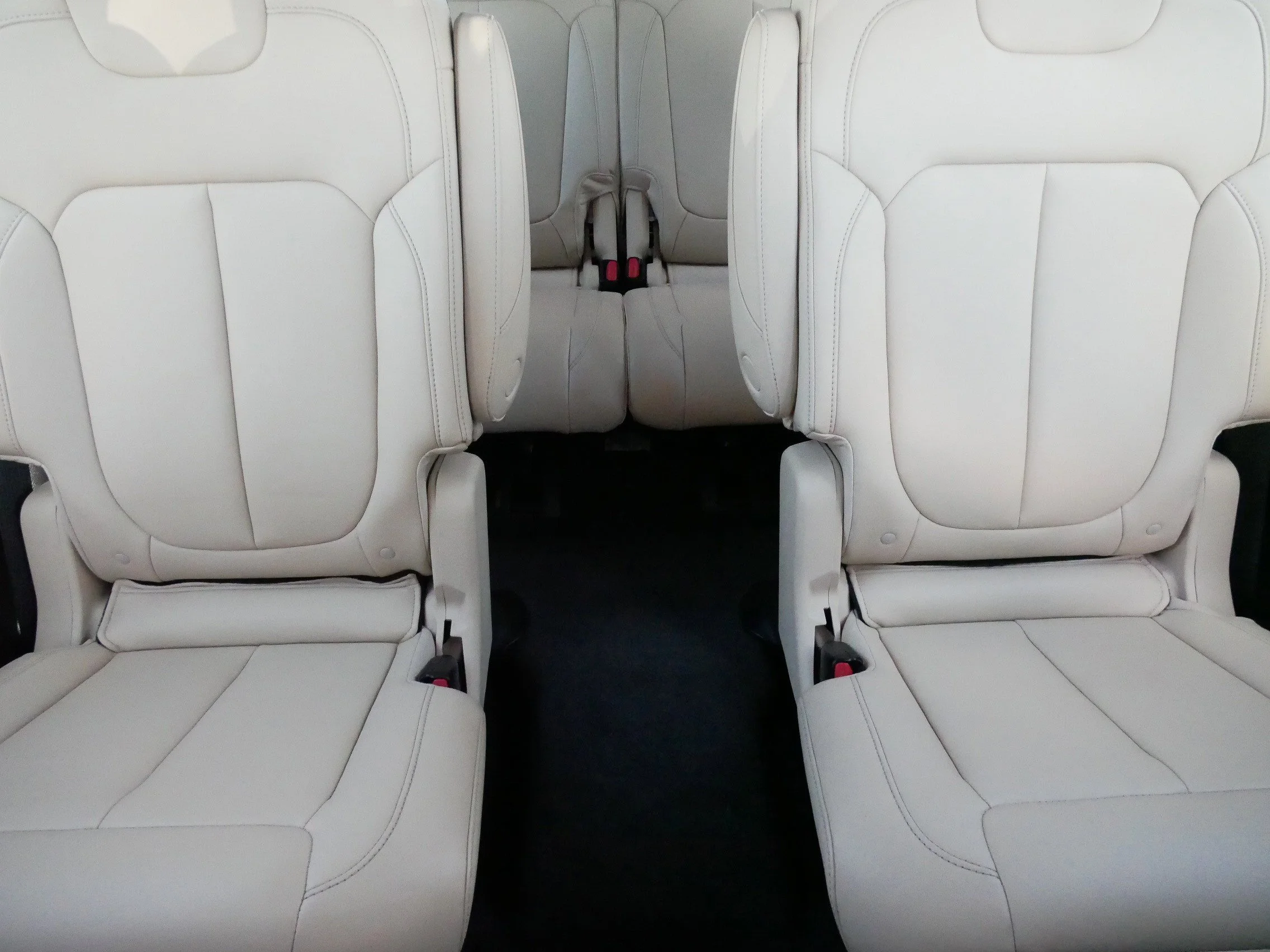 Used 2025 Bright White Clearcoat Jeep Limited image 13