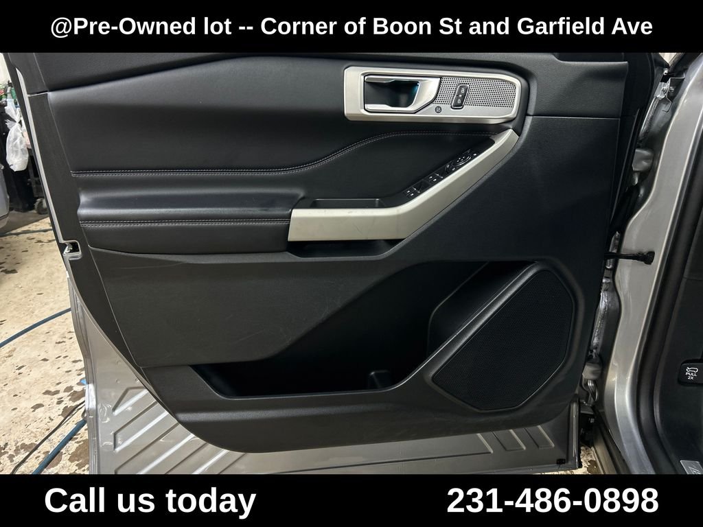 Used 2023 Silver Ford Limited image 15