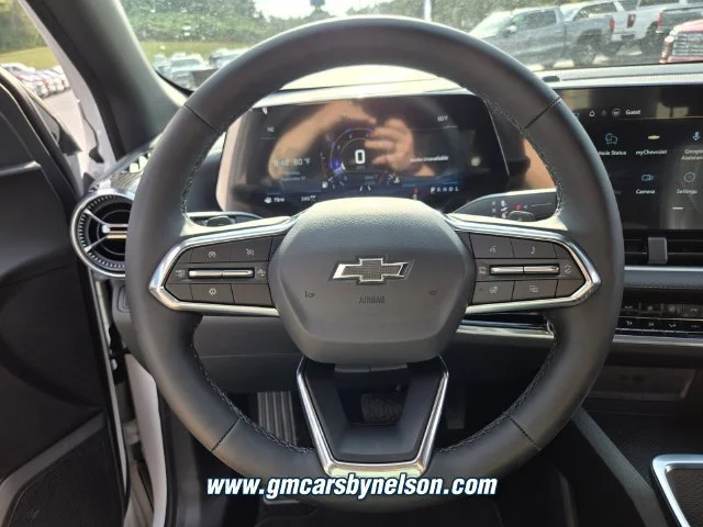 New 2027 Summit White Chevrolet LT image 13