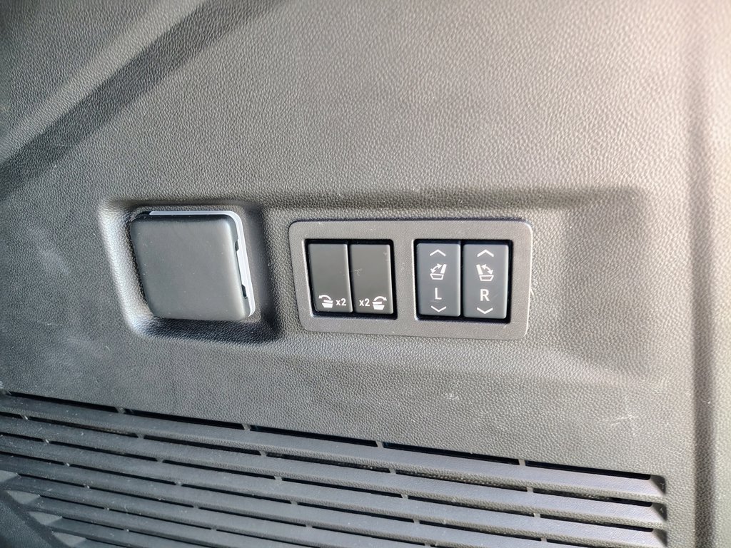 Used 2024 Onyx Black GMC Denali image 19
