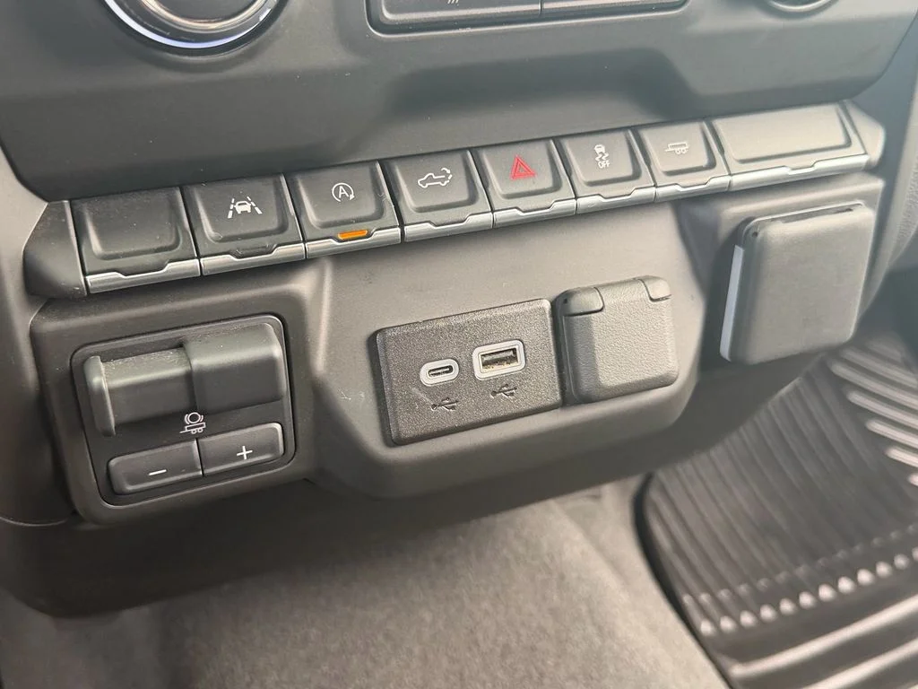 Used 2025 Black Chevrolet Custom image 25