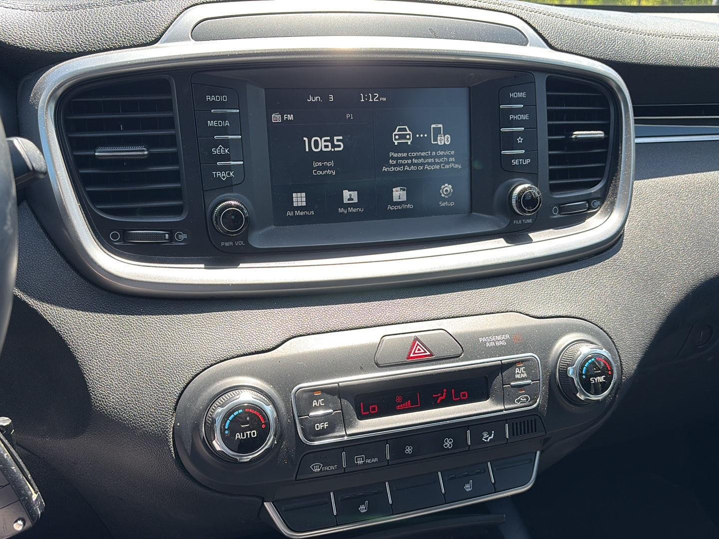 Used 2019 Snow White Pearl Kia S V6 image 8