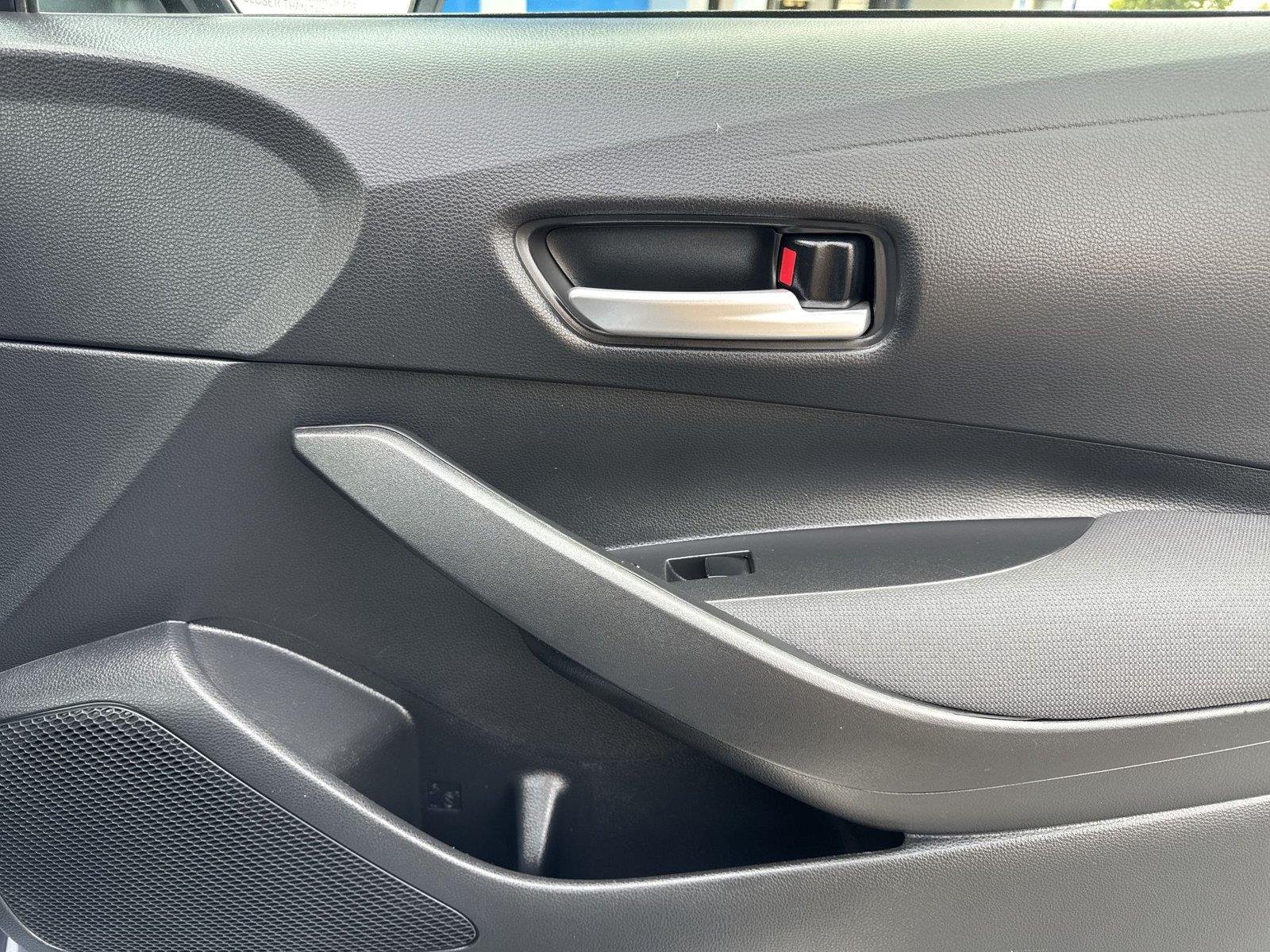 2021 Toyota Corolla LE - Photo 32