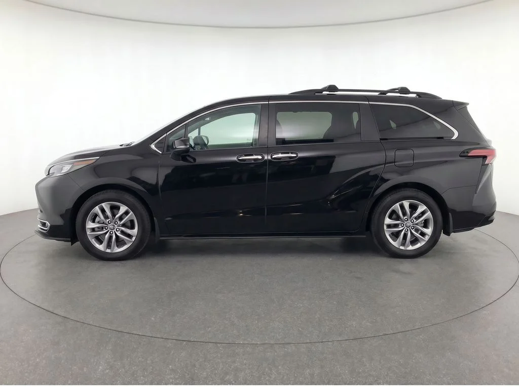Used 2023 Black Toyota XLE image 6