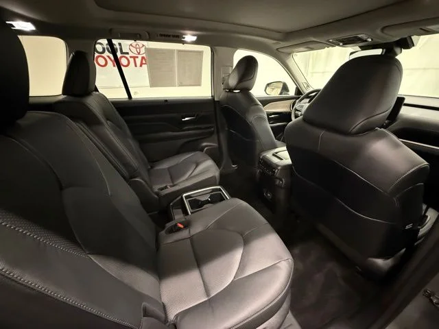 Certified Used 2025  Toyota Limited image 7