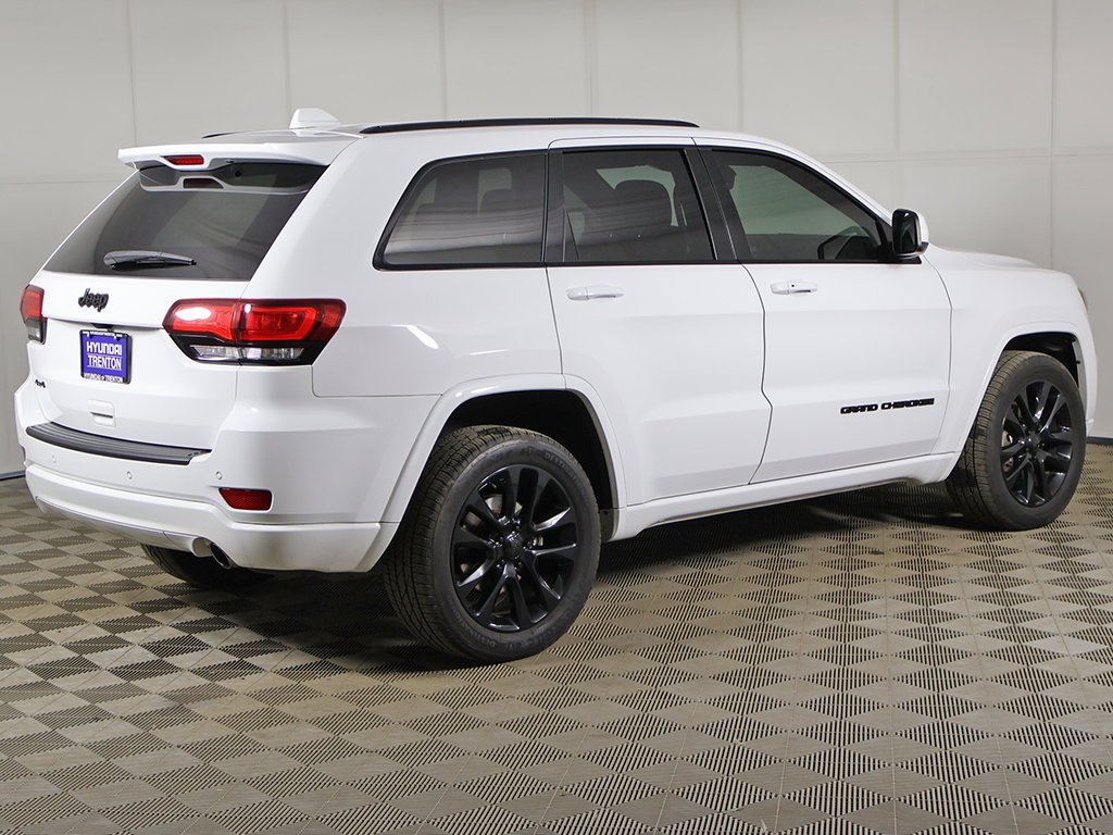 2020 Jeep Grand Cherokee Altitude - Photo 10