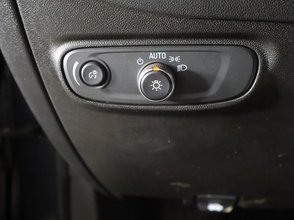 Used 2022 Gray Chevrolet LT image 33