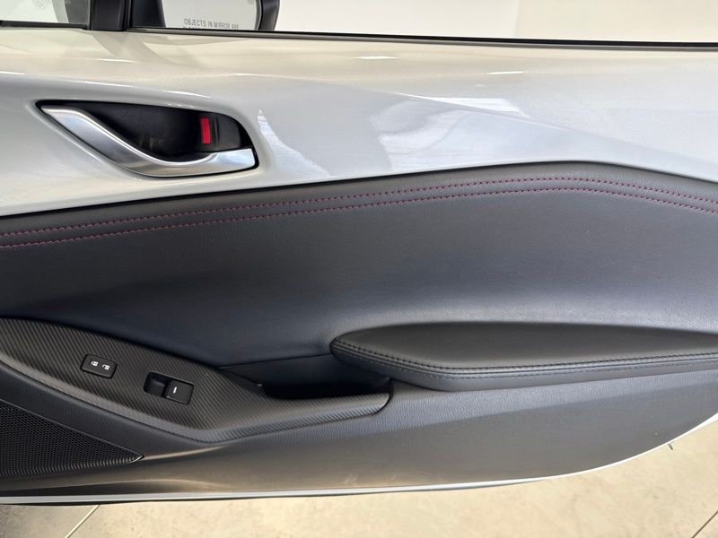 Used 2016 White Mazda Grand Touring image 18