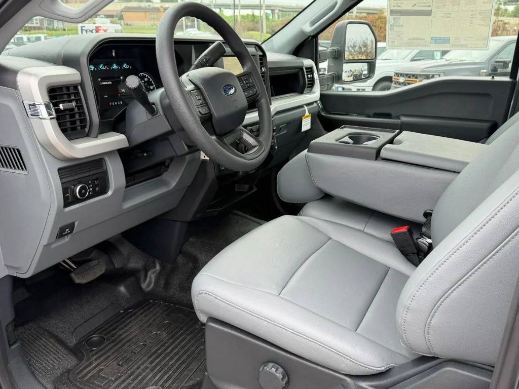 New 2027 Oxford White Ford F-350® XL image 6