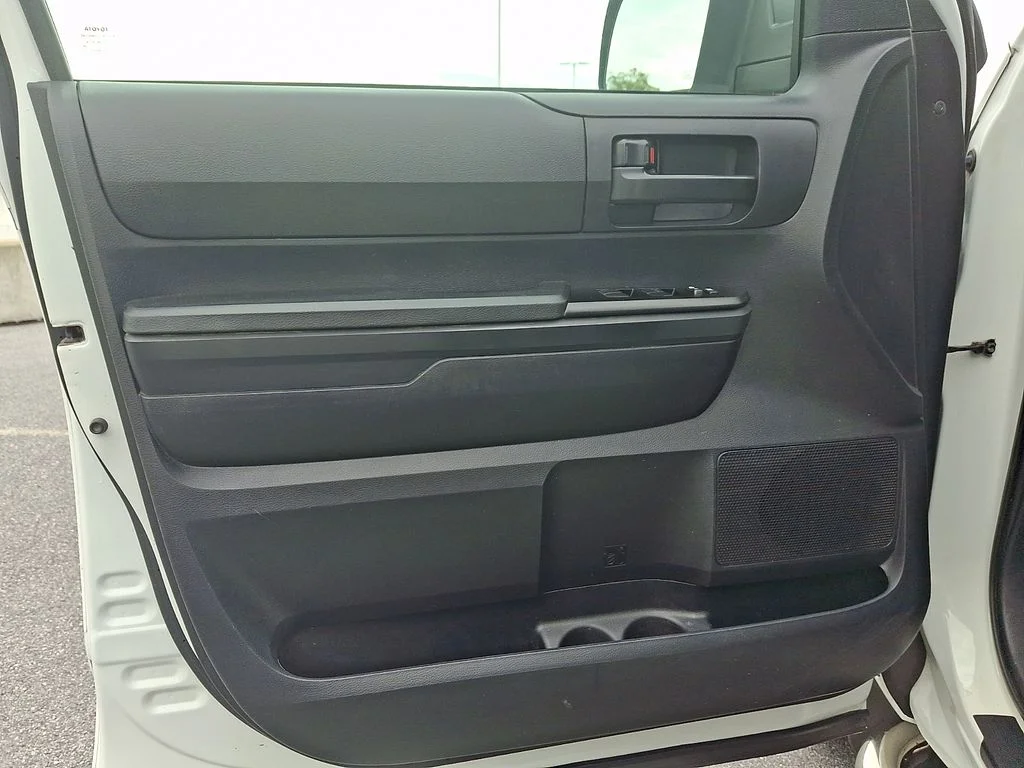 Used 2019 White Toyota SR image 12