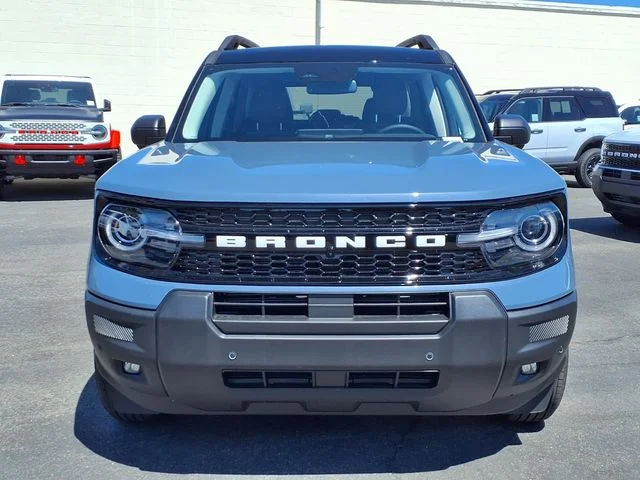 New 2026 Azure Gray Metallic Tri-Coat Ford Outer Banks image 2