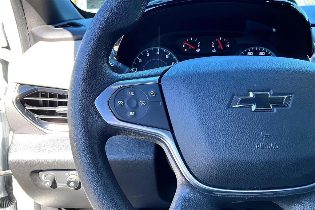 Used 2022 White Chevrolet LS image 13