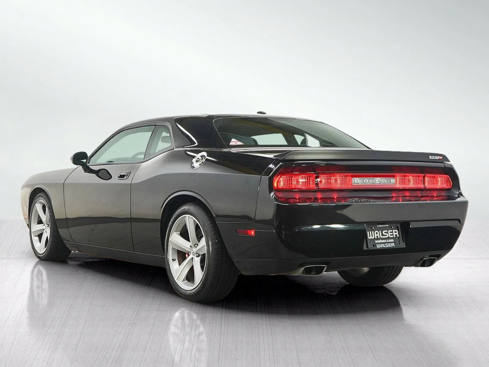 Used 2008 Brilliant Black Crystal Pearlcoat Dodge SRT8 image 3