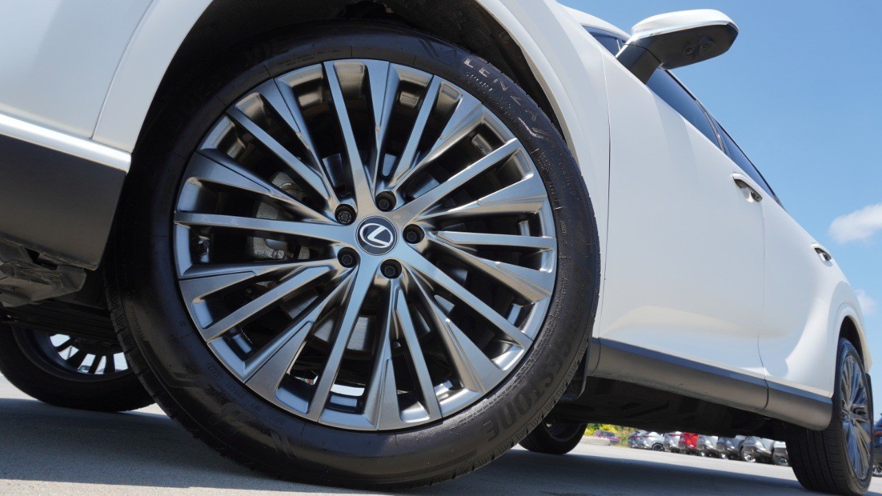 Certified Used 2024 White Lexus RX 350 Luxury image 11
